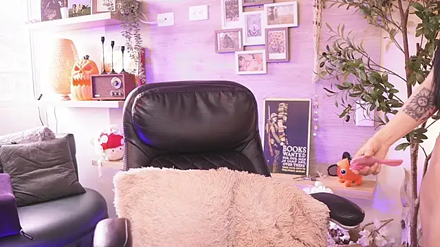 Snapshot of Dear_Morgan chatting on October 2025 07:47:02 PM Dear Morgan online show from October 2025 07:47:02 PM