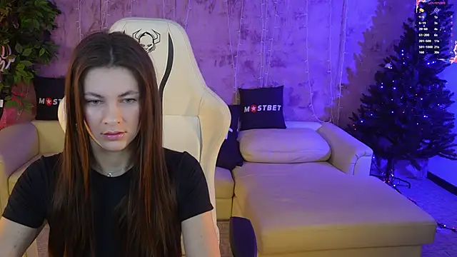 Snapshot of Julia__Star_ chatting on December 2024 07:43:01 AM Julia Star online show from December 2024 07:43:01 AM