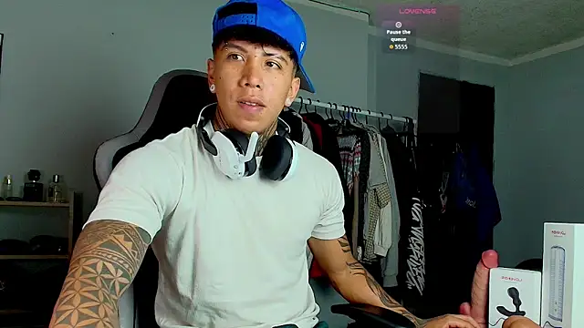 Nickhot0609 online show from October 2025 11:18:02 AM