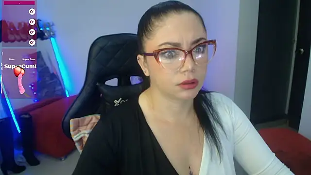 Snapshot of Madame_Shein_ chatting on December 2024 09:21:02 AM Madame Shein online show from December 2024 09:21:02 AM