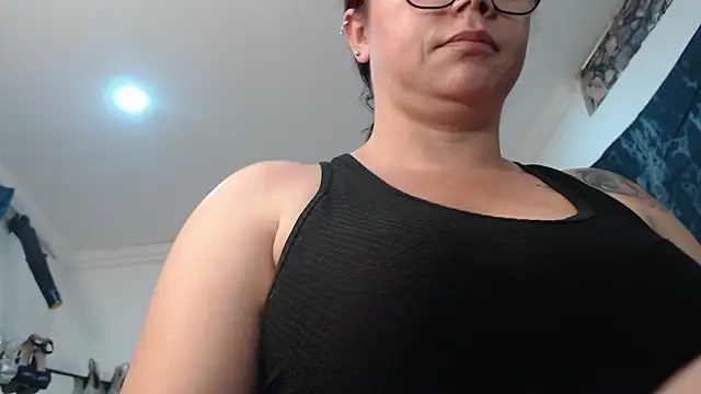 Snapshot of Madame_Shein_ chatting on March 2026 05:27:02 PM Madame Shein online show from March 2026 05:27:02 PM