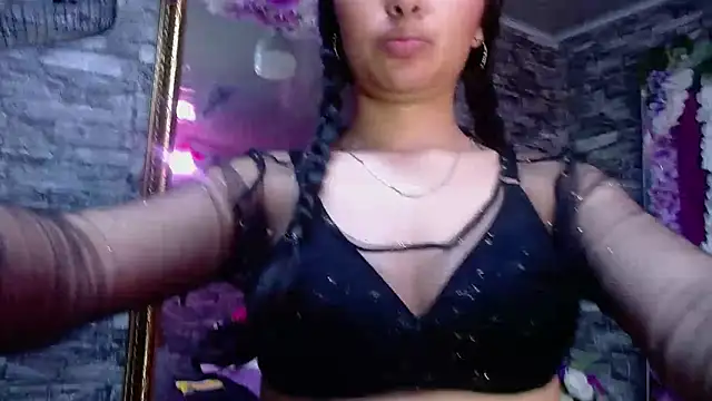 Snapshot of Mia_Bonnie_ chatting on February 2025 05:55:01 AM Mia Bonnie online show from February 2025 05:55:01 AM
