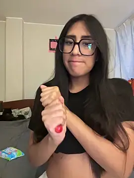 AleFantasy0001 online show from October 2025 07:01:02 PM