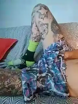 Snapshot of rolesexy chatting on October 2025 01:37:02 AM rolesexy online show from October 2025 01:37:02 AM