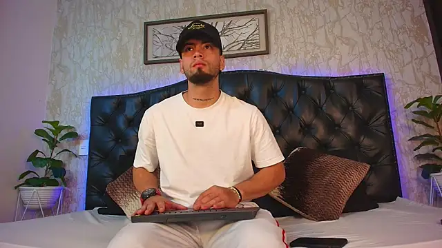 MattDevon online show from March 2026 05:02:02 AM