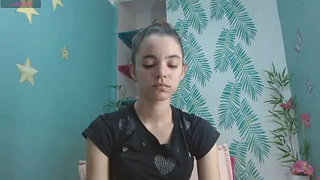 Mia-kalinfa online show from December 2024 04:29:02 PM