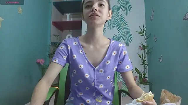 Mia-kalinfa online show from December 2024 12:23:01 PM