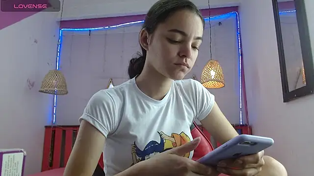 Mia-kalinfa online show from December 2024 12:52:02 PM