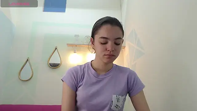 Mia-kalinfa online show from January 2025 12:38:01 PM