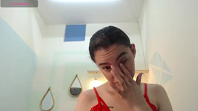 Mia-kalinfa online show from February 2025 01:05:01 PM