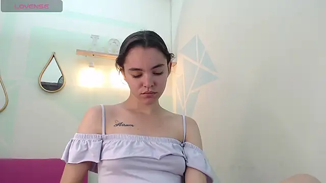 Mia-kalinfa online show from February 2025 04:20:02 PM