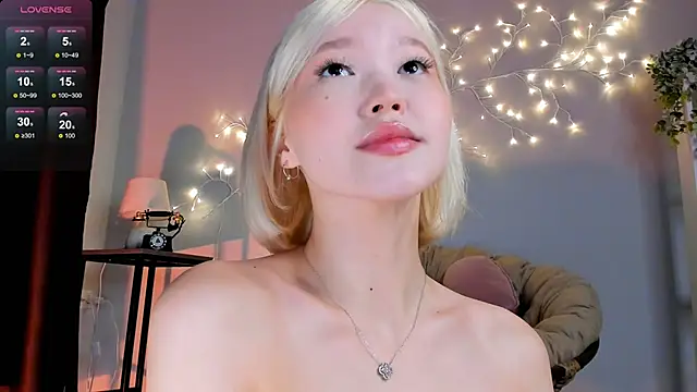 Snapshot of milli_sun_ chatting on December 2024 05:09:02 AM milli sun online show from December 2024 05:09:02 AM