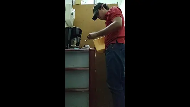 Snapshot of luisfer_306 chatting on January 2025 07:44:02 PM luisfer 306 online show from January 2025 07:44:02 PM