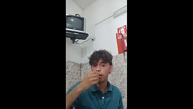 Snapshot of luisfer_306 chatting on January 2025 06:04:01 PM luisfer 306 online show from January 2025 06:04:01 PM