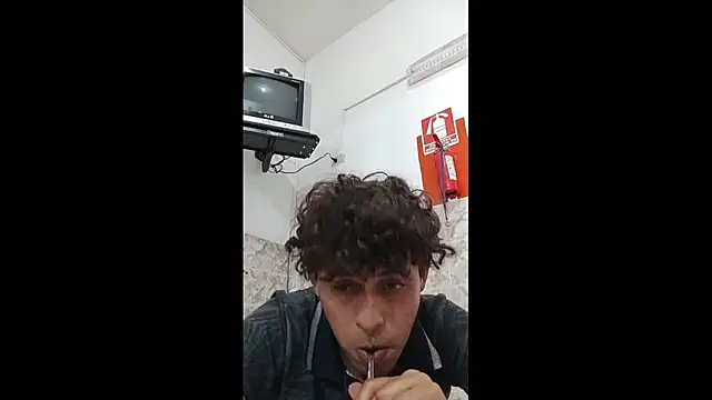 Snapshot of luisfer_306 chatting on February 2025 06:31:01 PM luisfer 306 online show from February 2025 06:31:01 PM