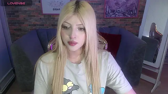 Snapshot of Kitty_fox_b chatting on February 2025 07:52:01 PM Kitty fox b online show from February 2025 07:52:01 PM