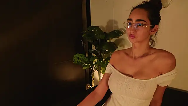 Scarlett grand online show from February 2026 03:33:01 AM