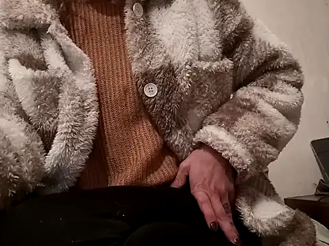 filipasantosx online show from February 2025 08:11:02 PM