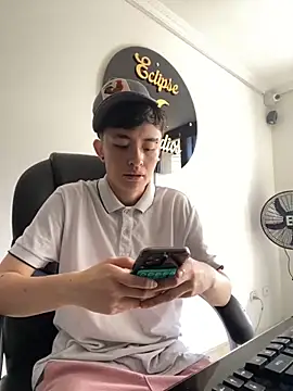 nico 18x online show from December 2025 04:45:01 PM