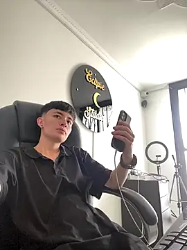 nico 18x online show from December 2025 07:52:01 PM