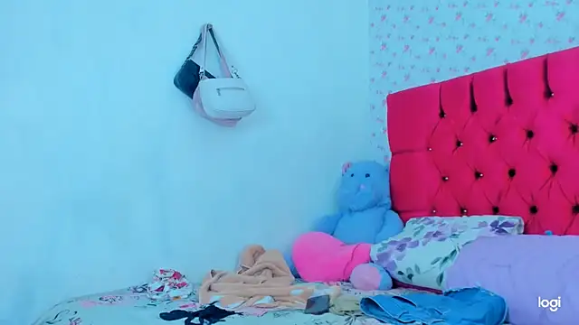 StassieBell online show from November 2025 05:09:02 AM