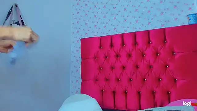 StassieBell online show from December 2025 05:48:02 AM