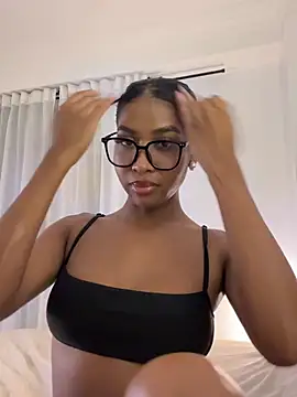 Snapshot of IamCrystal2 chatting on January 2026 01:55:02 AM IamCrystal2 online show from January 2026 01:55:02 AM