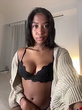 Snapshot of IamCrystal2 chatting on February 2026 04:40:02 AM IamCrystal2 online show from February 2026 04:40:02 AM