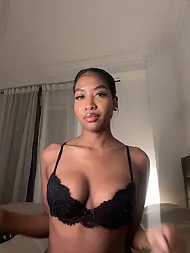 Snapshot of IamCrystal2 chatting on March 2026 02:28:01 AM IamCrystal2 online show from March 2026 02:28:01 AM