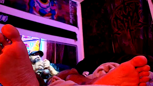Snapshot of HORNYMEXDAD chatting on December 2024 02:39:01 PM HORNYMEXDAD online show from December 2024 02:39:01 PM