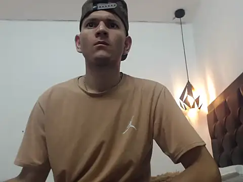 Latin Boy24 online show from October 2025 01:09:02 PM