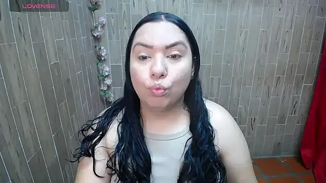 solyeria online show from November 2025 06:52:01 PM