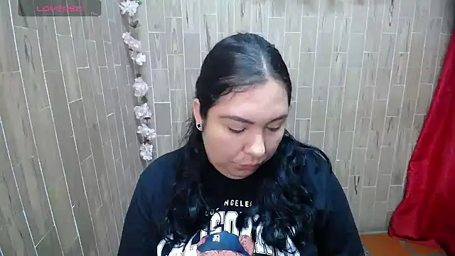 Snapshot of solyeria chatting on April 2026 02:25:01 AM solyeria online show from April 2026 02:25:01 AM