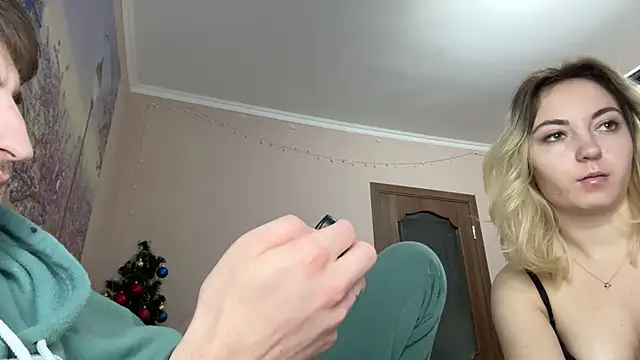 Snapshot of JackyAndHelen chatting on December 2024 10:39:01 PM JackyAndHelen online show from December 2024 10:39:01 PM