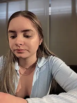 imlindapink online show from October 2025 03:12:02 PM