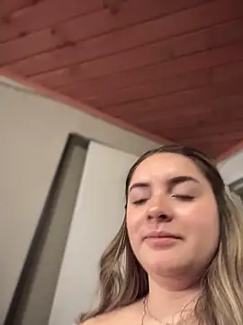 imlindapink online show from November 2025 01:55:01 PM