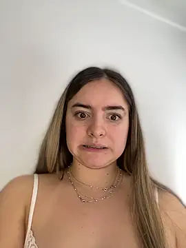 imlindapink online show from December 2025 05:09:01 PM