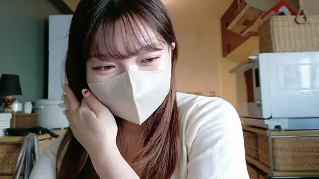 Snapshot of _Yui_ chatting on September 2025 07:13:02 AM Yui online show from September 2025 07:13:02 AM