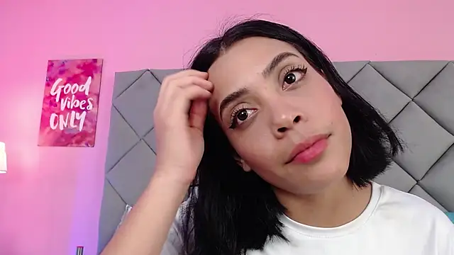 SaraSchmitt online show from March 2025 07:21:02 PM