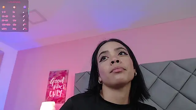 SaraSchmitt online show from March 2025 07:10:01 PM