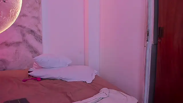 Snapshot of JulietaKane chatting on February 2026 07:51:01 AM JulietaKane online show from February 2026 07:51:01 AM