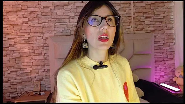  jade white  online show from April 2026 05:00:02 PM