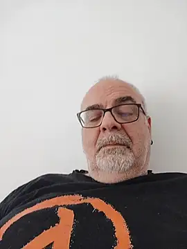 Snapshot of Satiro_Sevilla chatting on April 2026 01:16:02 PM Satiro Sevilla online show from April 2026 01:16:02 PM