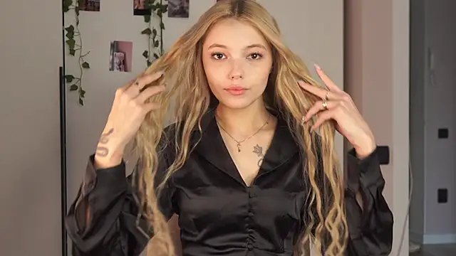 norakisses online show from April 2026 08:02:02 AM