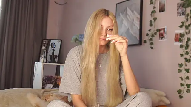 norakisses online show from April 2026 10:08:01 AM