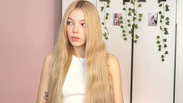 norakisses online show from April 2026 08:09:02 AM