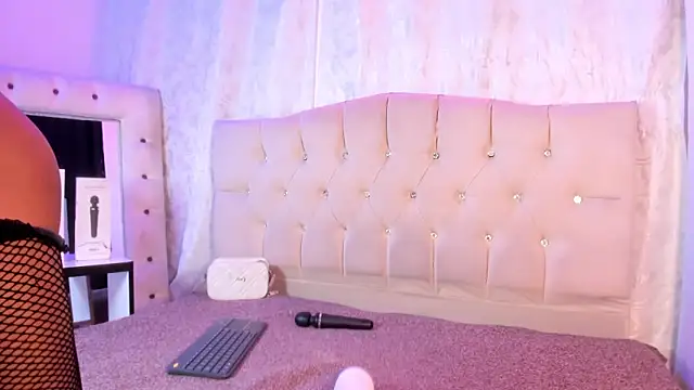 Strella ferrera online show from December 2025 09:11:02 PM