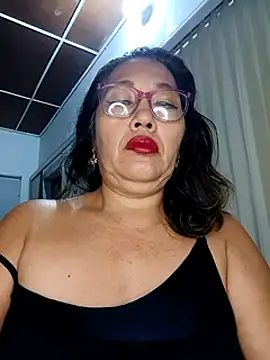 Snapshot of anniecoopeer chatting on January 2025 05:13:01 AM anniecoopeer online show from January 2025 05:13:01 AM