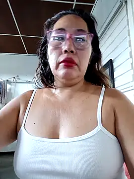Snapshot of anniecoopeer chatting on February 2025 03:49:01 PM anniecoopeer online show from February 2025 03:49:01 PM