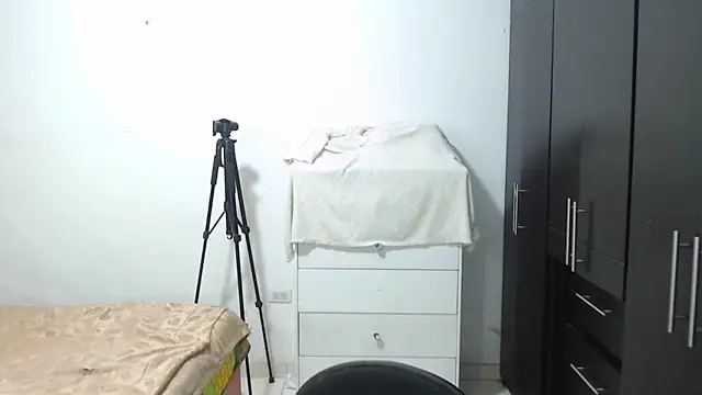 moan sex2 online show from February 2026 05:13:02 AM